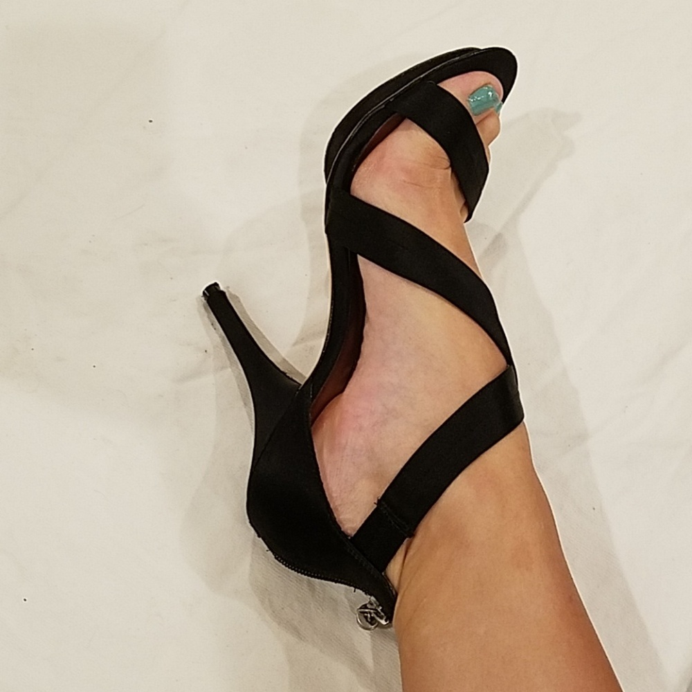 BCBGMaxAzria sexy satin heels size 10 - Picture 8 of 8